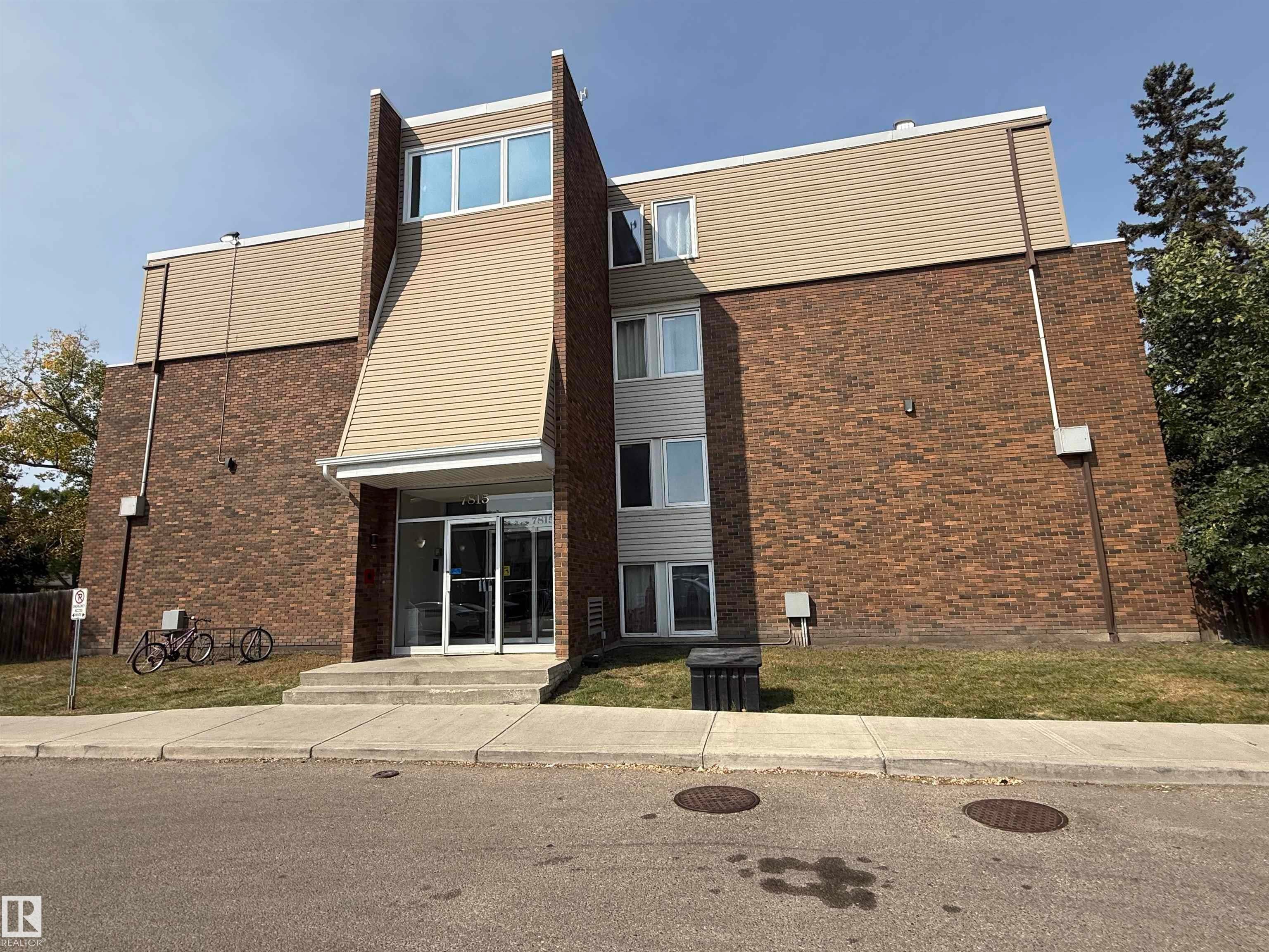 Condo / Townhouse Home for Sale in Edmonton, AB