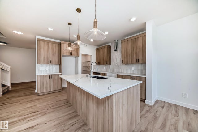 8217 Kiriak Loop Sw, Edmonton