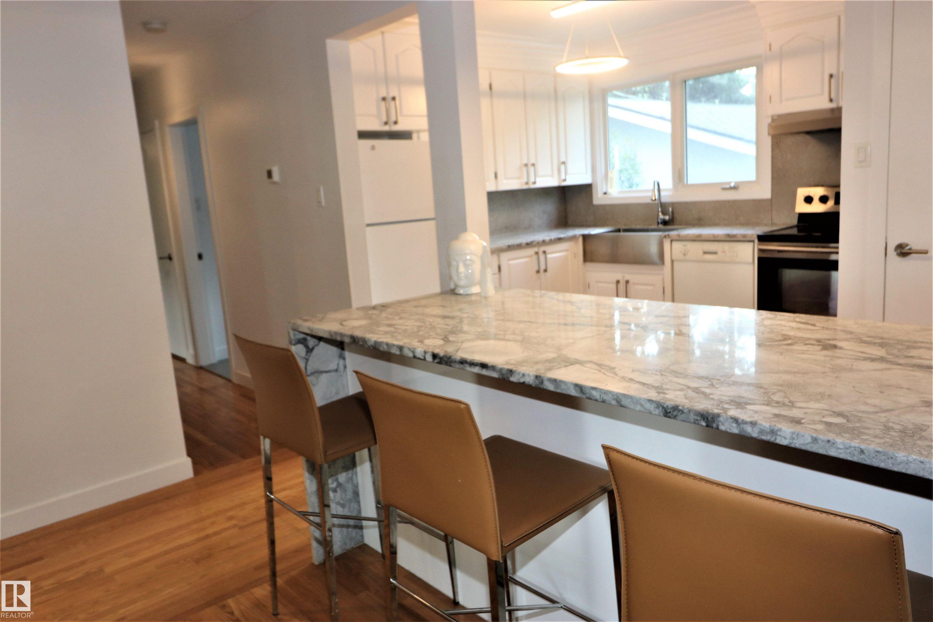 Single Family Property for Sale at 8528 64 Avenue Northwest, Edmonton: MLS®# E4456782