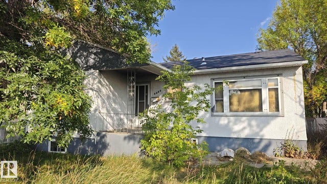 3520 Centre Street, Calgary