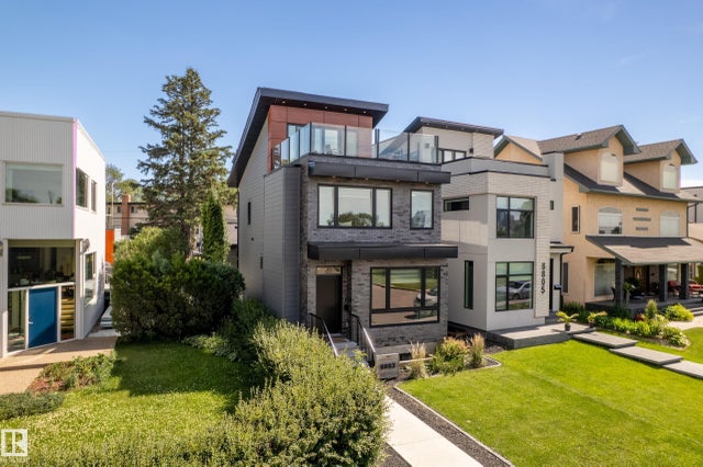 8803 Strathearn Drive Nw, Edmonton