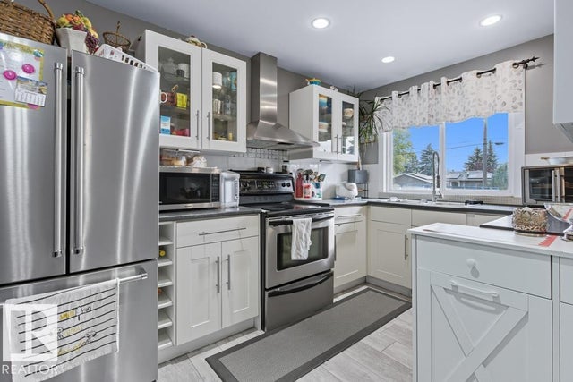 9211 69 Street Nw, Edmonton