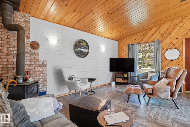 6309 49 St, Rural Wetaskiwin County