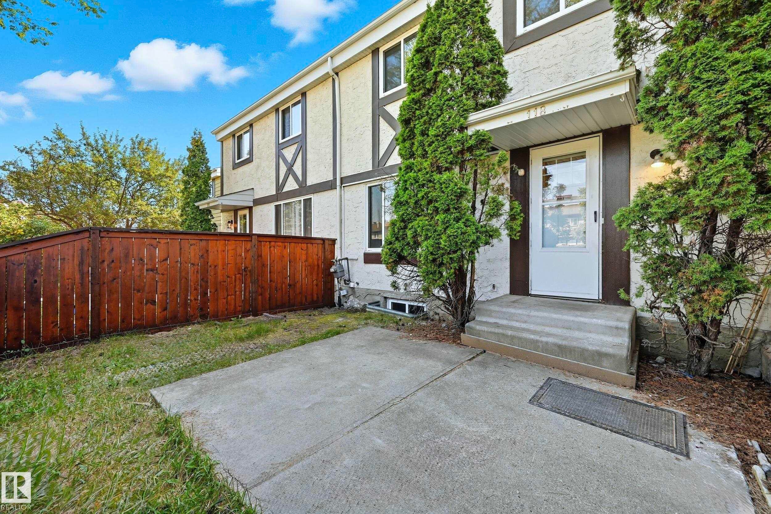 118 Primrose Gardens, Edmonton