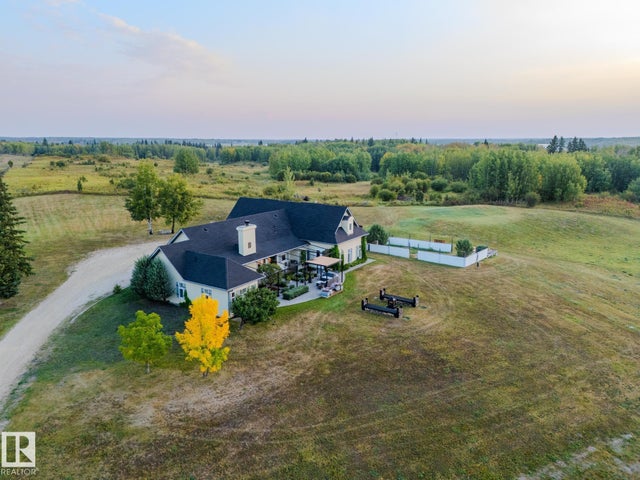 22250 Twp Road 512, Rural Strathcona County
