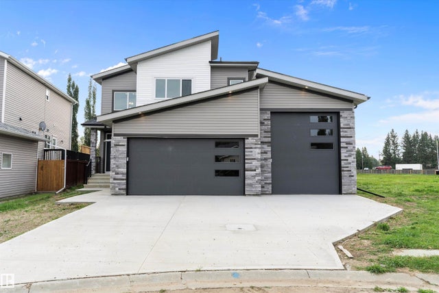 1 Evergreen Crescent, Calmar