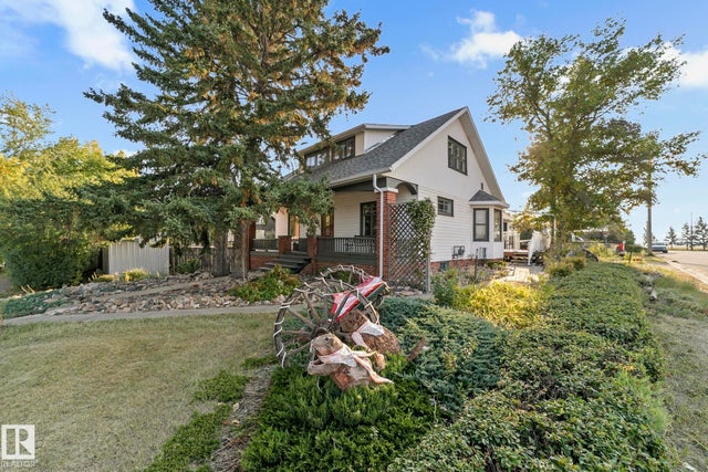 4803 50 (mcleod Street) Street, Lougheed