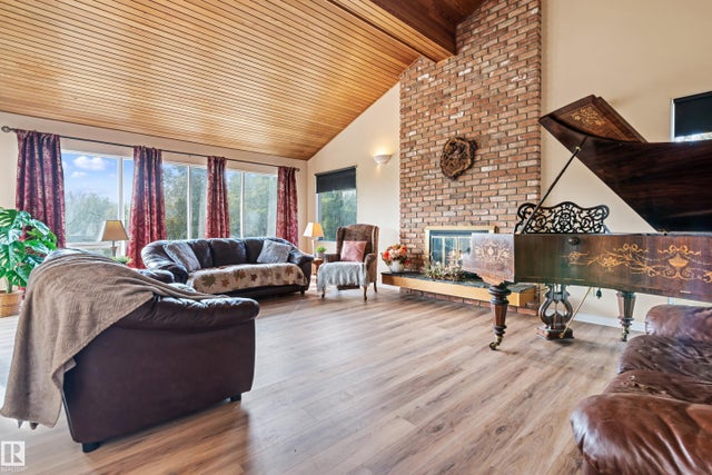 29 26123 Twp Rd 511, Rural Parkland County