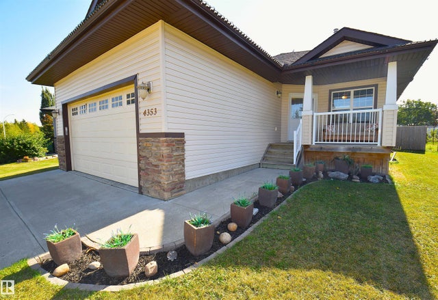 4353 48a Avenue, Onoway