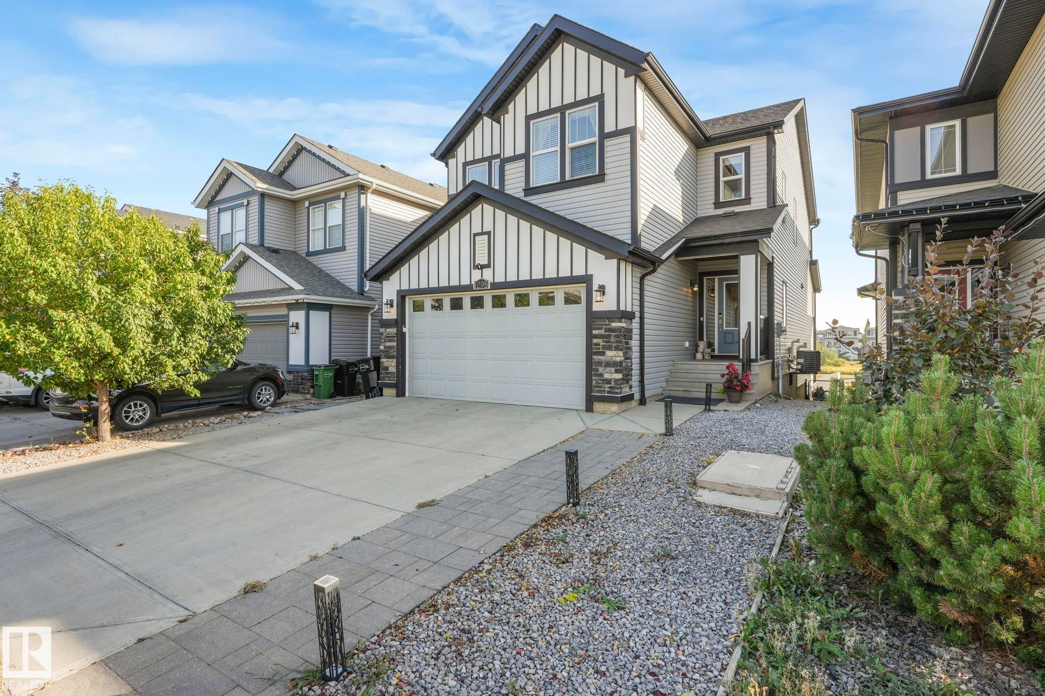 Photo for MLS®# E4458652 - home for sale at 1298 Secord Landing Landing Northwest, Secord, Edmonton AB