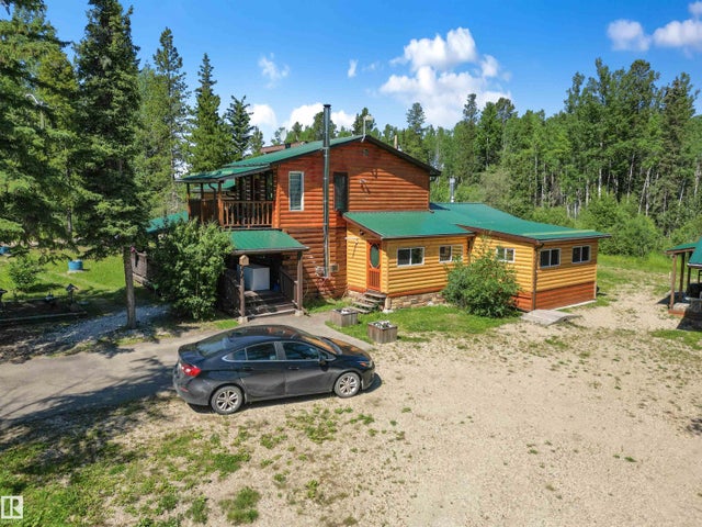 4836 A 53 Ave & 4836 B 53 Avenue, Cynthia