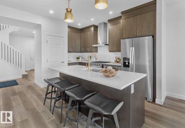 2319 Muckleplum Way Sw, Edmonton