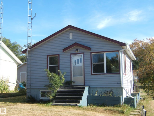 4801 47 Street, Two Hills