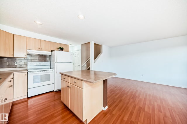 34 2021 Grantham Court, Edmonton