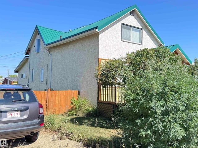 9840 107 Street, Westlock