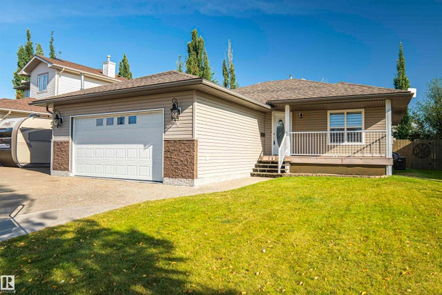 16 Westview Drive, Calmar