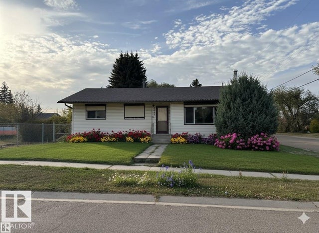 4840 50 Street, Gibbons