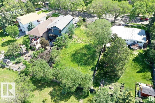 10b Grosvenor Boulevard, St. Albert