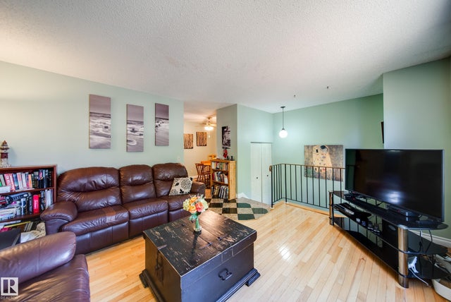 102 Woodvale Road Nw, Edmonton
