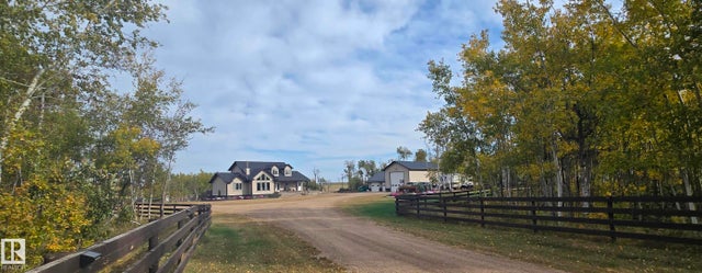 161038 Twp 584, Rural Lamont County