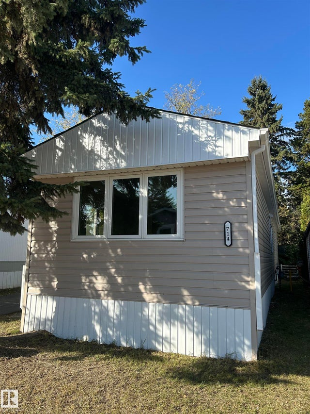 714 West Ridge Place, Edmonton
