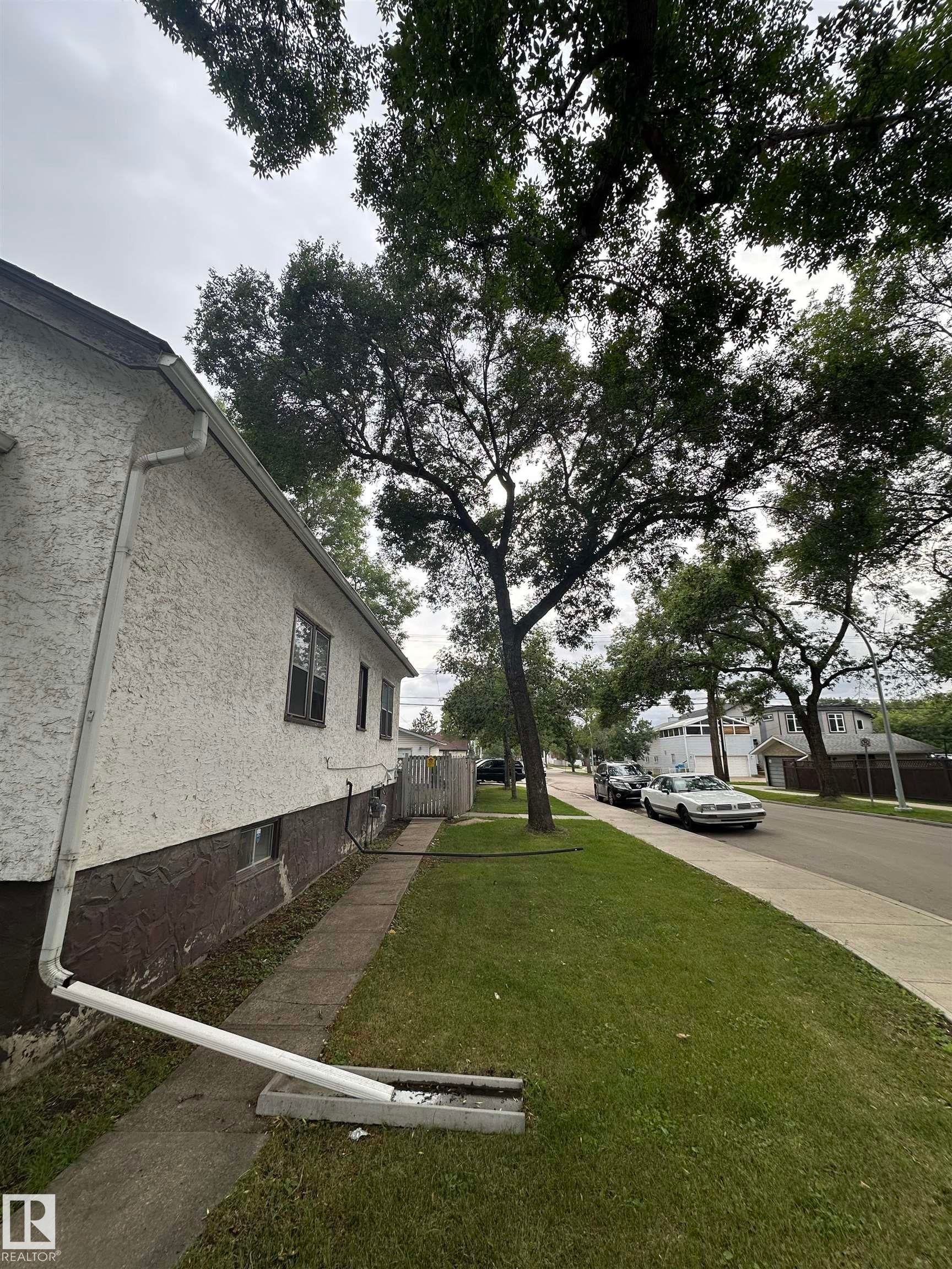 Single Family Property for Sale at 11548 97 Street Northwest, Edmonton: MLS®# E4460274