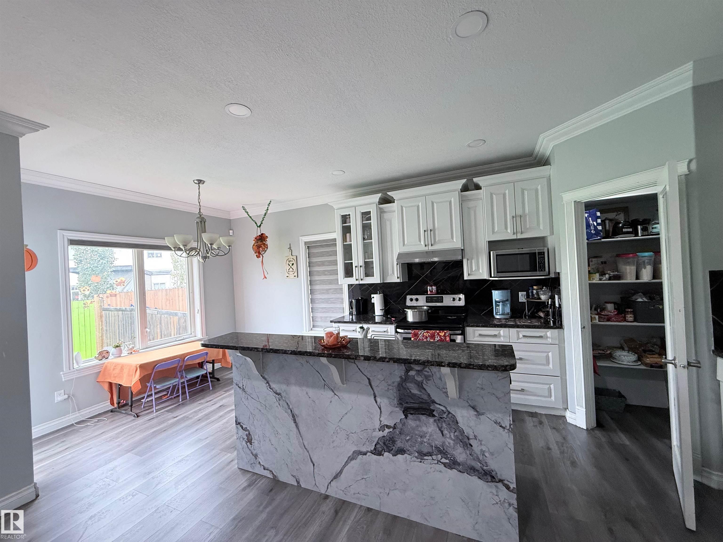 Photo for MLS®# E4460351 - home for sale at 15116 32 Street Northwest, Kirkness, Edmonton AB