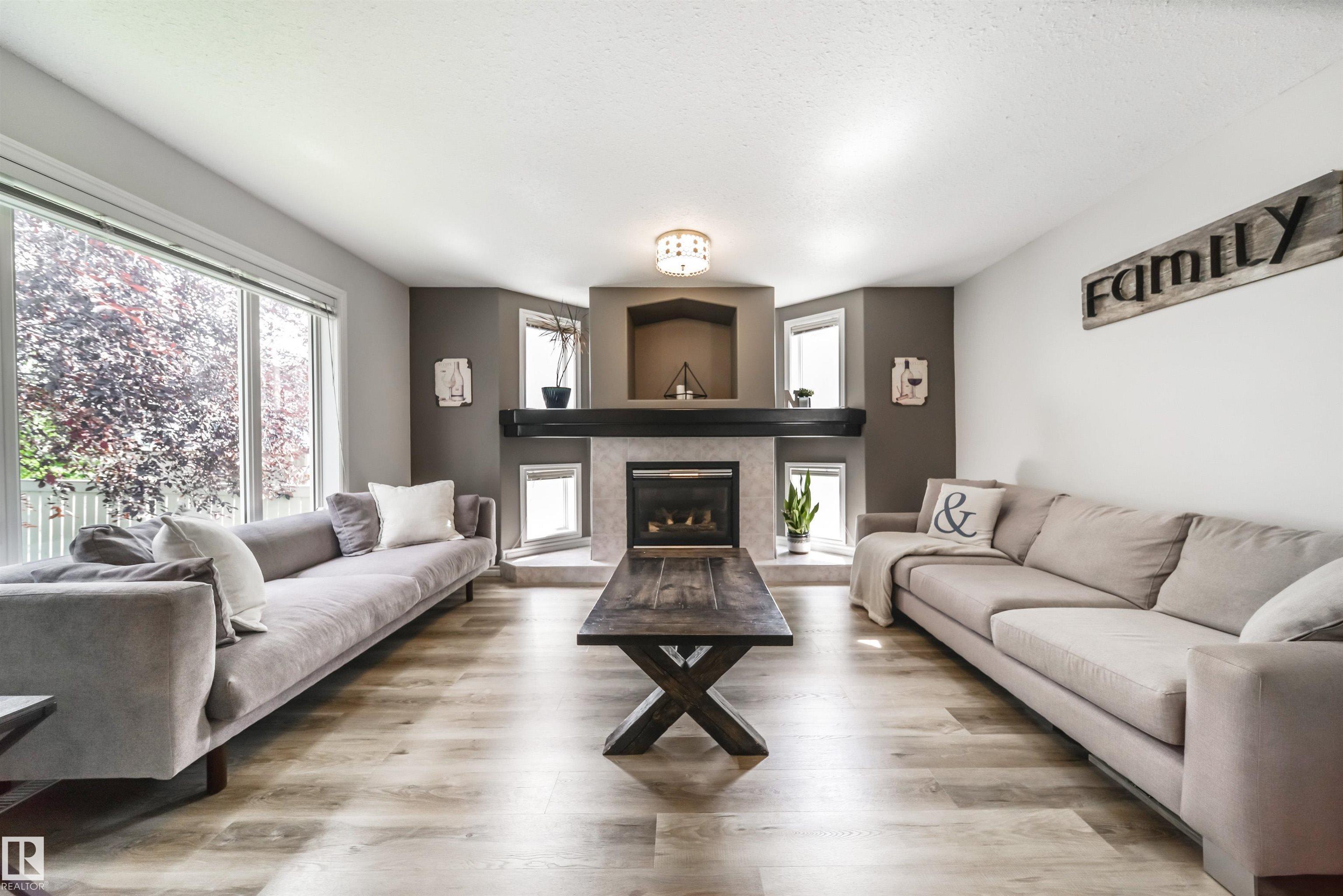 Photo for MLS®# E4460387 - home for sale at 71 Rue Bouchard, Coloniale Estates (Beaumont), Beaumont AB