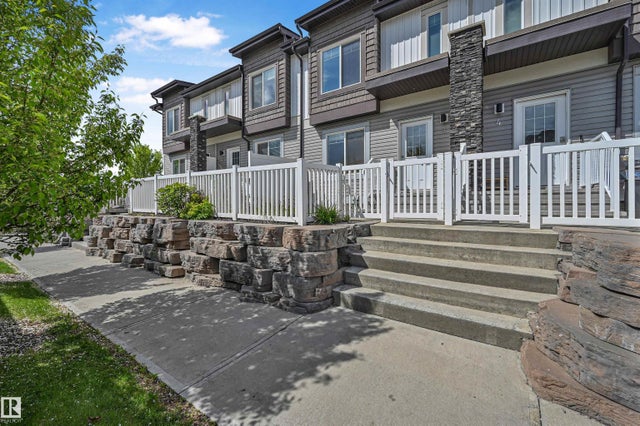 3 2215 24 Street Nw, Edmonton