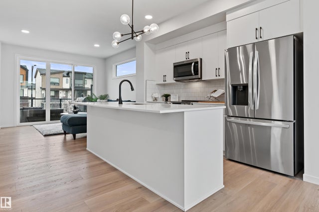 3284 Keswick Way Sw, Edmonton