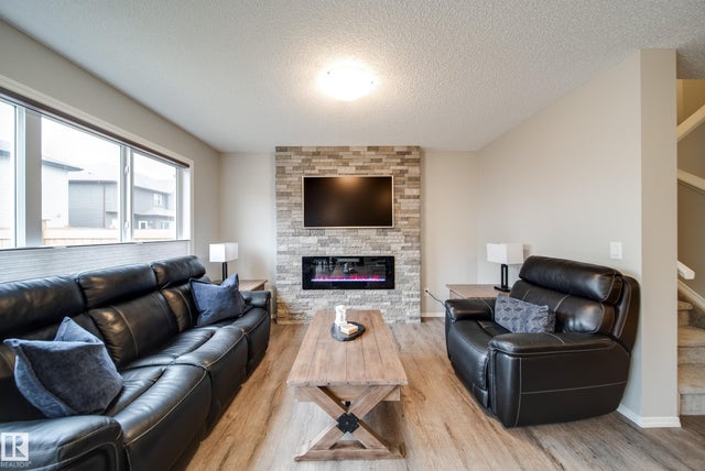 9040 Cooper Link Sw, Edmonton