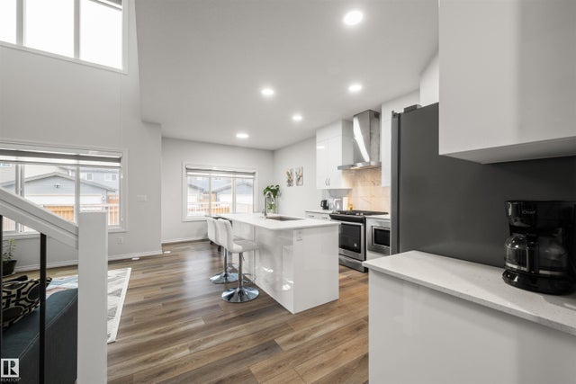 11979 34 Avenue Sw, Edmonton