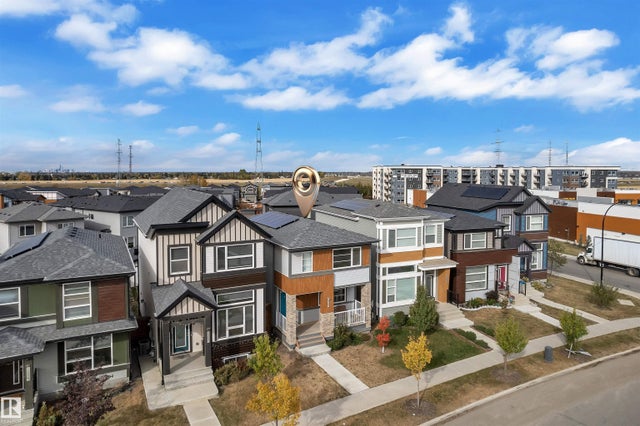 176 Charlesworth Drive Sw, Edmonton