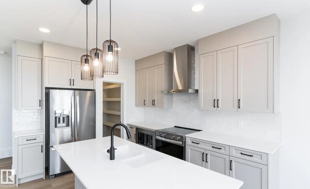 3218 Dixon Way Sw, Edmonton