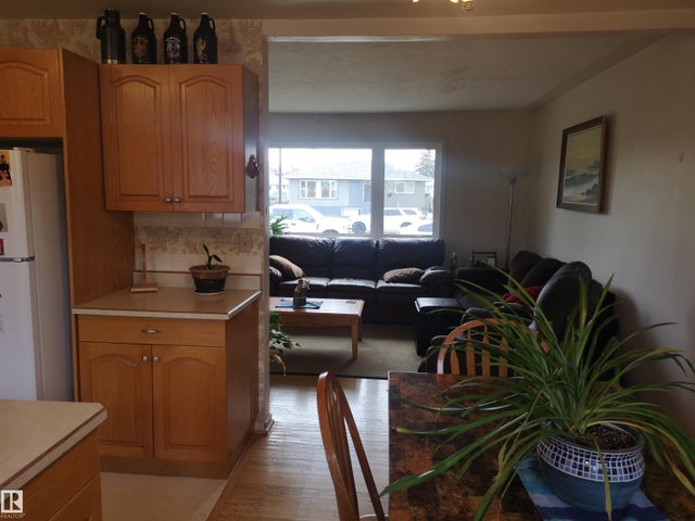 8032 70 Avenue Nw, Edmonton