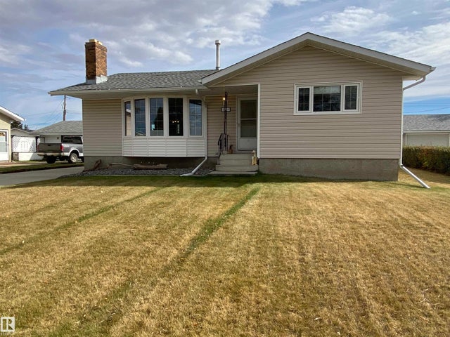 4719 47 Street, Gibbons