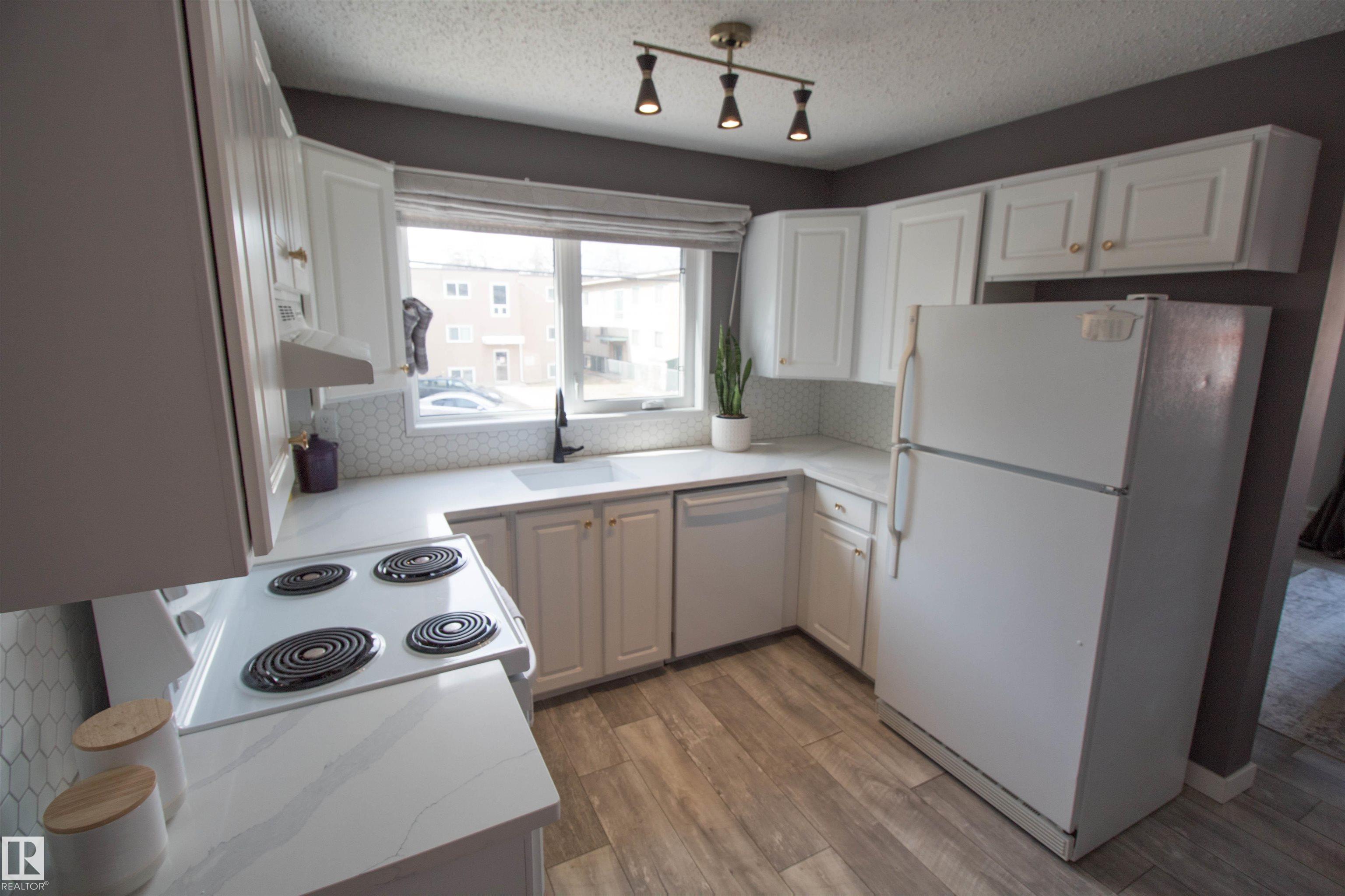 38 10208 113 Street, Edmonton