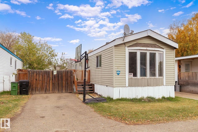 22 West View Boulevard, Edmonton