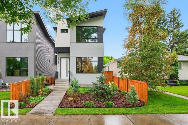 9645 70 Avenue Nw, Edmonton