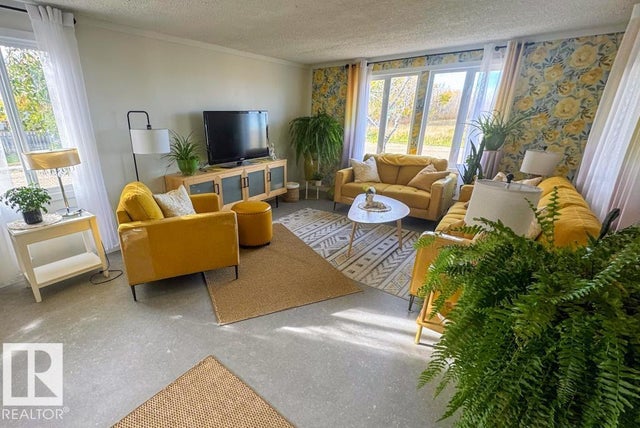 5301 54 Street, Clyde