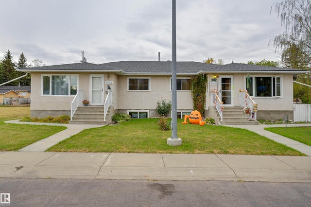 9404 9406 Holyrood Road Nw, Edmonton