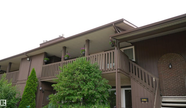 245 Surrey Gardens Gardens Nw, Edmonton