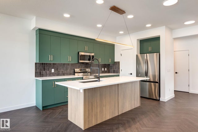 2128 Crossbill Lane, Edmonton