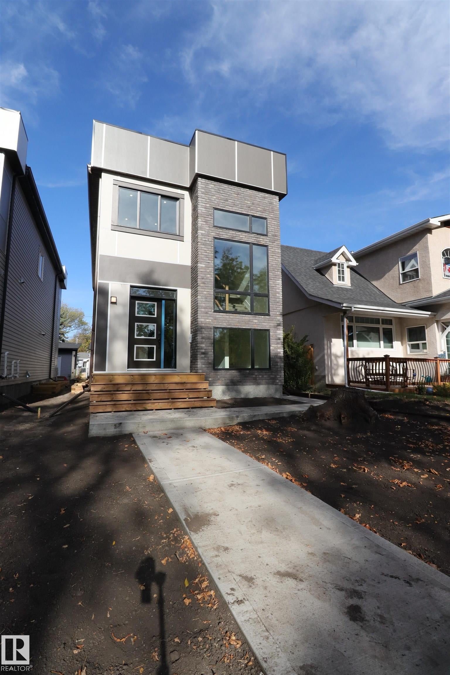 Single Family Property for Sale at 7936 91 Avenue Northwest, Edmonton: MLS®# E4461954