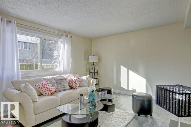 692 Abbottsfield Road Nw, Edmonton