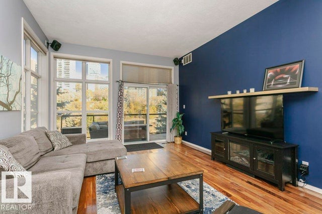 418 9804 101 Street Nw, Edmonton