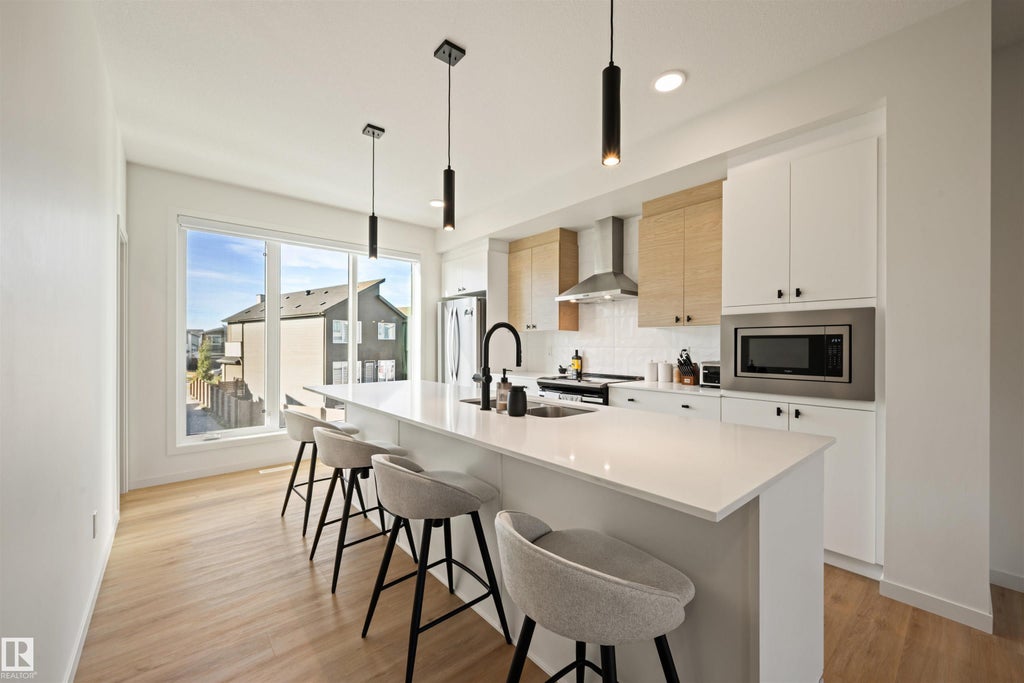 459 39 Street Sw, Edmonton