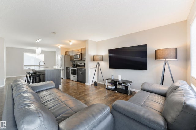132 3305 Orchards Link Link Sw, Edmonton