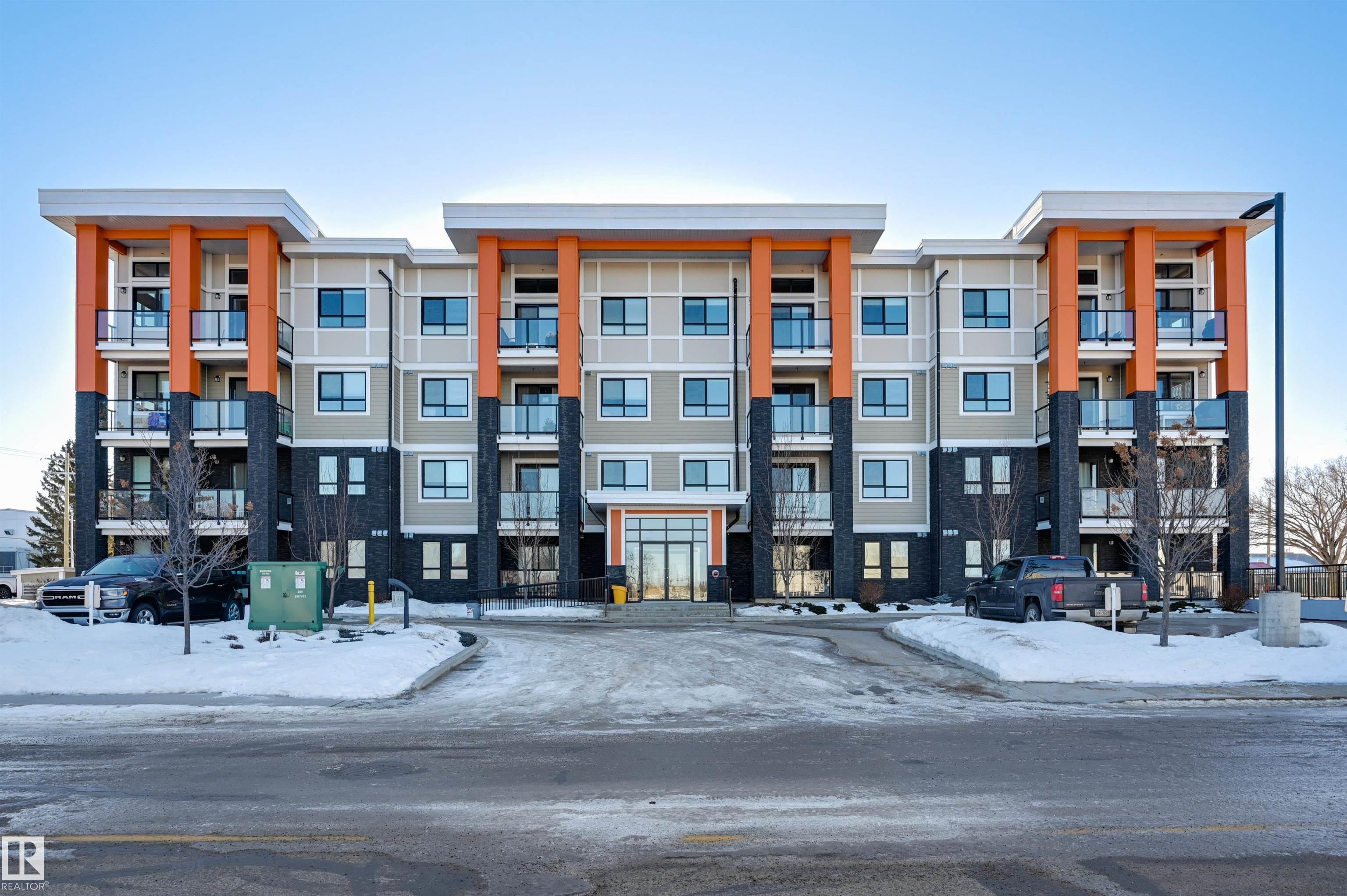 Devon Real Estate: Condo / Townhouse Property for Sale in Devon