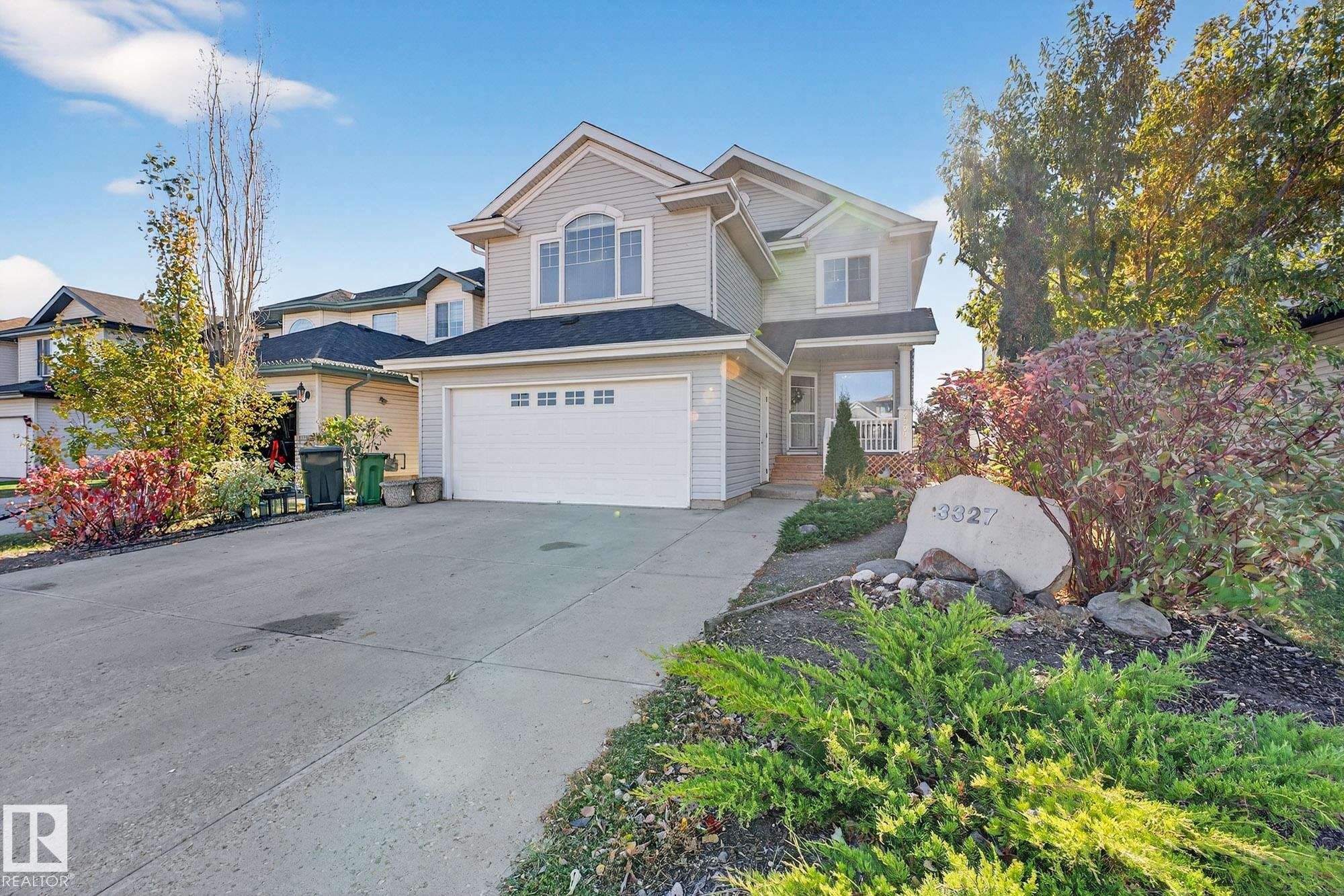 Single Family Property for Sale at 3327 32 Avenue Northwest, Edmonton: MLS®# E4462616